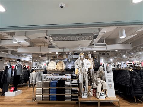 flagship visual merchandising